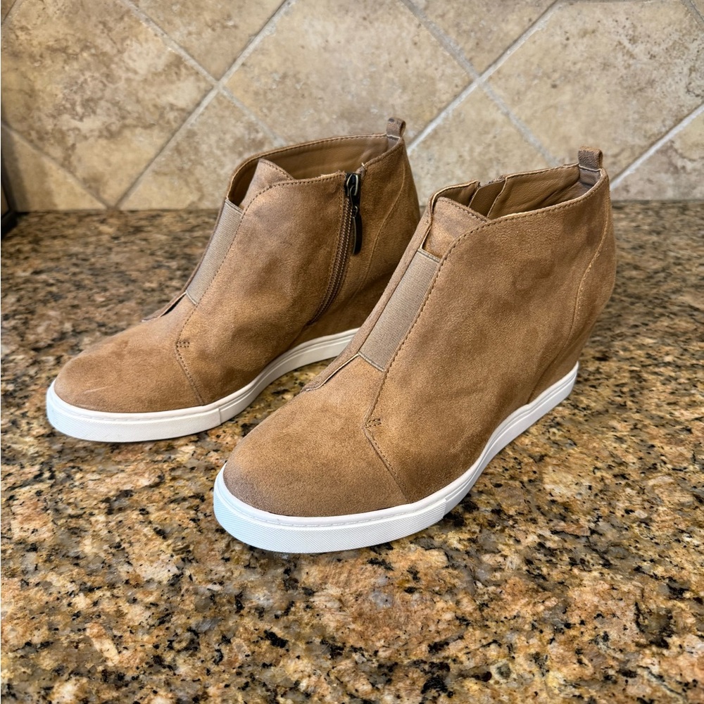Eva & Zoe Women’s Platform Wedge Sneakers Ankle Booties size 8
